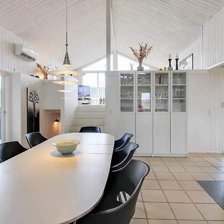 Hansina - 500m From The Sea By Interhome Feriehus